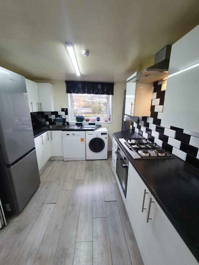 Apartamento House In The Heart Of Valleys Ebbw Vale Exterior foto