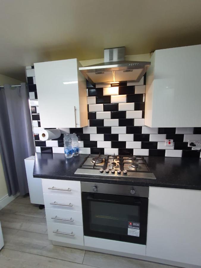 Apartamento House In The Heart Of Valleys Ebbw Vale Exterior foto