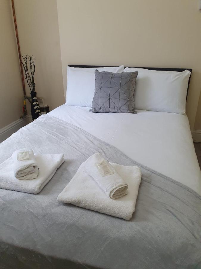 Apartamento House In The Heart Of Valleys Ebbw Vale Exterior foto
