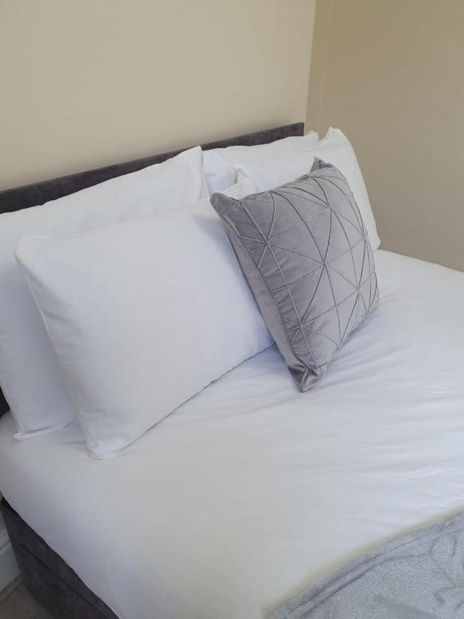 Apartamento House In The Heart Of Valleys Ebbw Vale Exterior foto