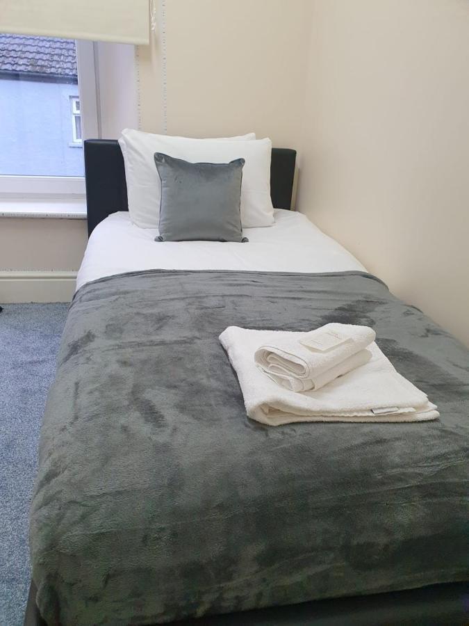 Apartamento House In The Heart Of Valleys Ebbw Vale Exterior foto